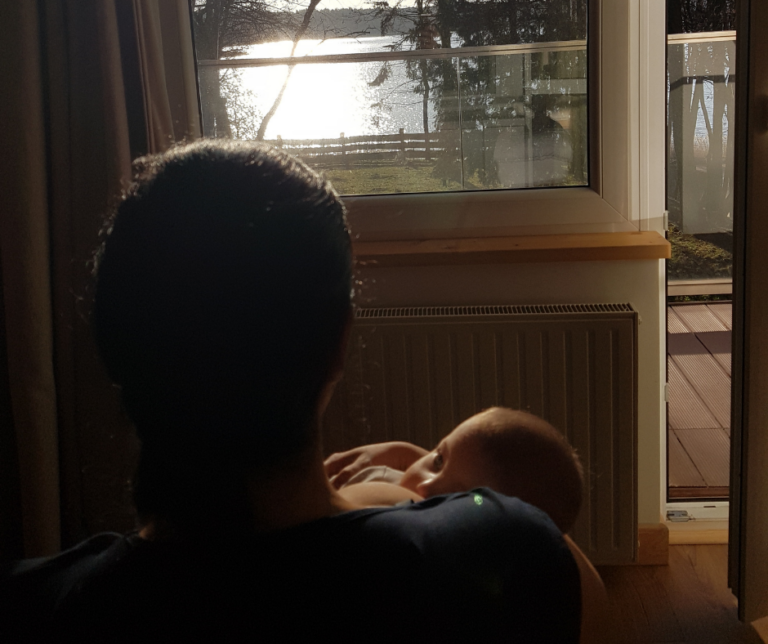 TRUDNE EMOCJE W TRAKCIE KARMIENIA PIERSIĄ